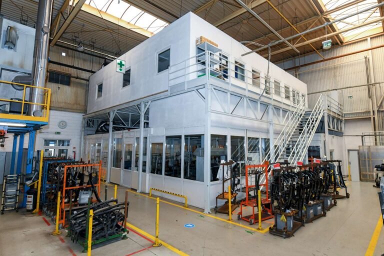 Eingeschossiges Stahlrahmengebäude